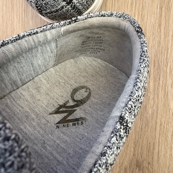 Nine West Onosha woman’s 7.5 Grey Plaid Platform Sneakers Shoes Bow Slip on - Picture 7 of 8